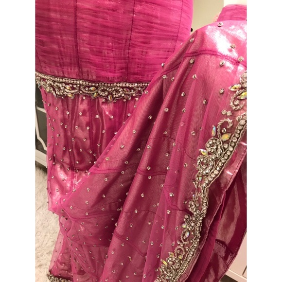 ๐๐ฏ๐ฅ๐ช๐ข๐ฏ/๐๐ข๐ฌ๐ช๐ด๐ต๐ข๐ฏ๐ช ๐Jeweled Outfit - Picture 6 of 11